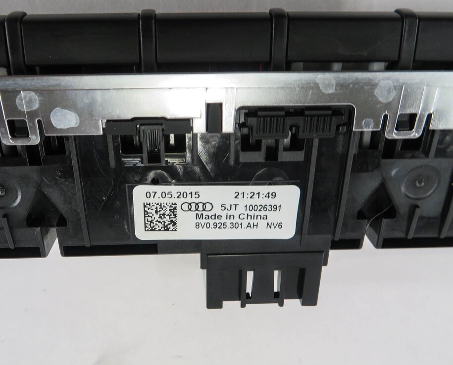 Thumbnail 6: 2016 AUDI A3 (8V) TRACTION CONTROL PDC HAZARD LIGHT LAMP SWITCH BUTTON PANEL