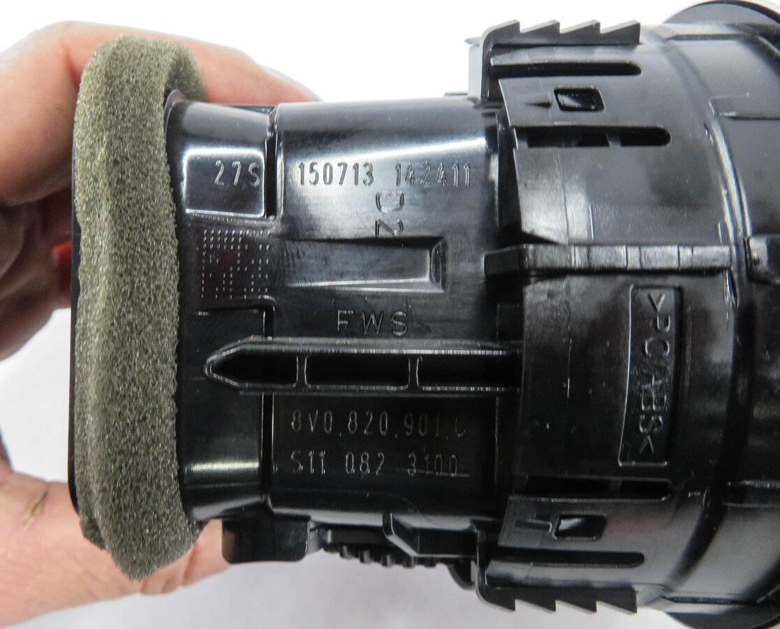 Thumbnail 5: 2016 AUDI A3 (8V) FRONT DASH HEATER A/C AIR VENT