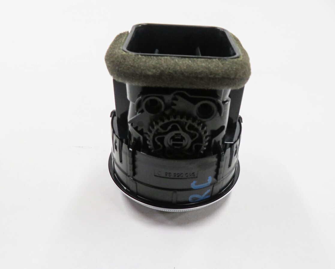 Thumbnail 4: 2016 AUDI A3 (8V) FRONT DASH HEATER A/C AIR VENT
