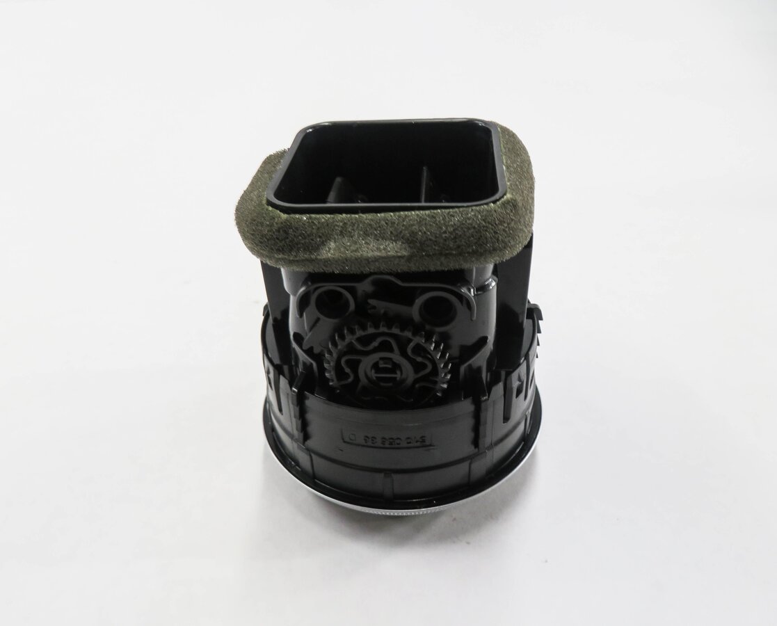 Thumbnail 4: 2016 AUDI A3 (8V) FRONT DASH HEATER A/C AIR VENT