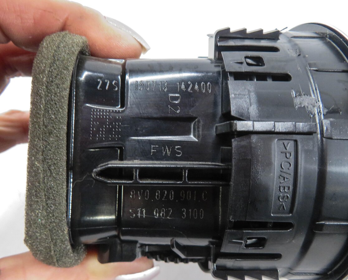 Thumbnail 5: 2016 AUDI A3 (8V) FRONT DASH HEATER A/C AIR VENT
