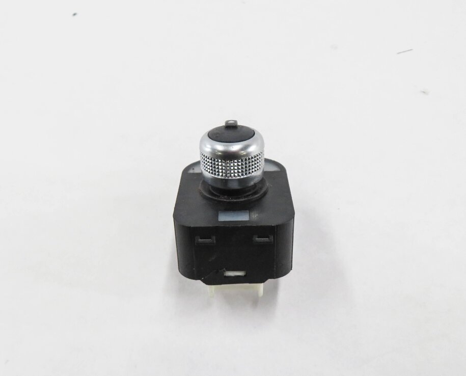 Thumbnail 4: 2016 AUDI A3 (8V) DOOR MIRROR ADJUSTMENT KNOB