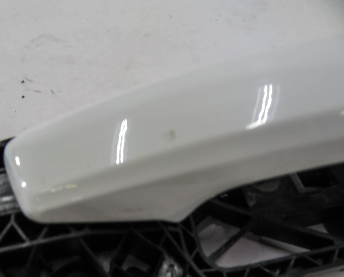 Thumbnail 5: 2015-2018 AUDI TT (MK3) LEFT FRONT DRIVER EXTERIOR DOOR HANDLE (IBIS WHITE)