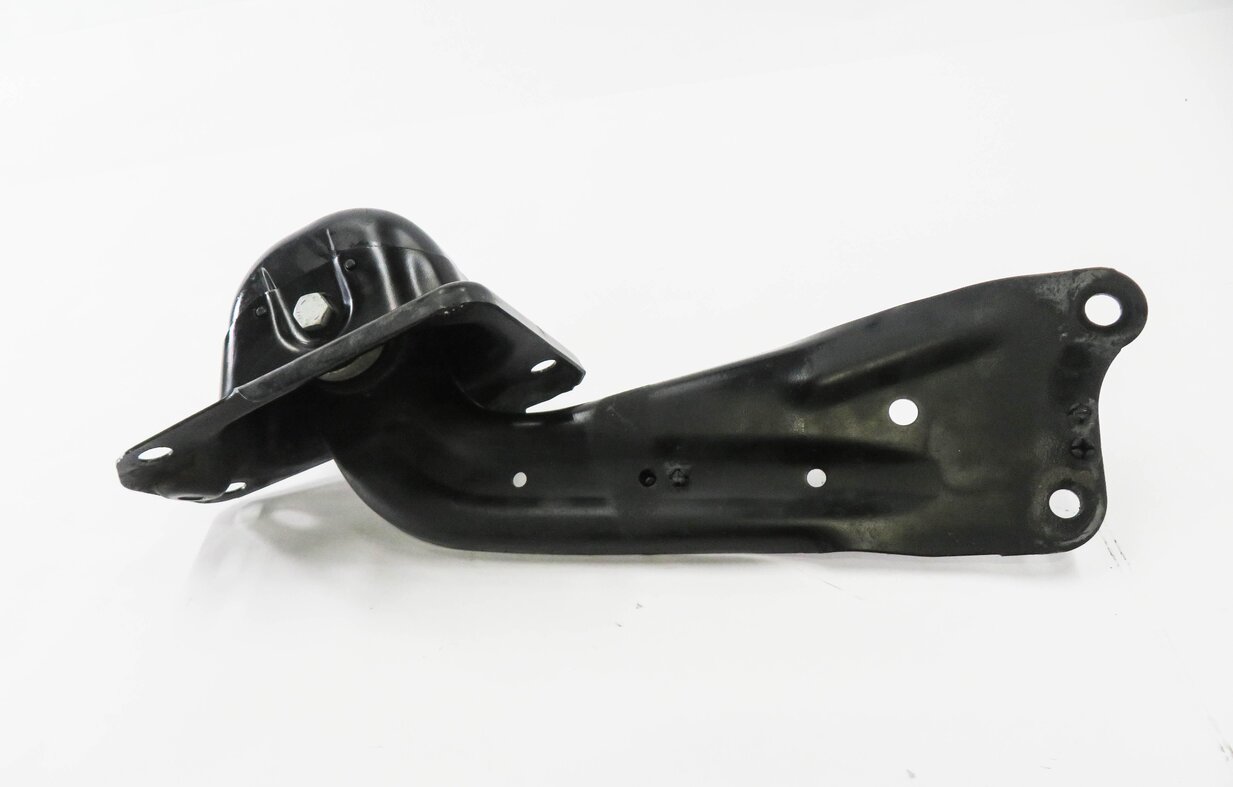 Thumbnail 2: 2015-2019 AUDI VW GOLF / A3 S3 RS3 TT (8V MK3) LEFT DRIVER REAR TRAILING ARM
