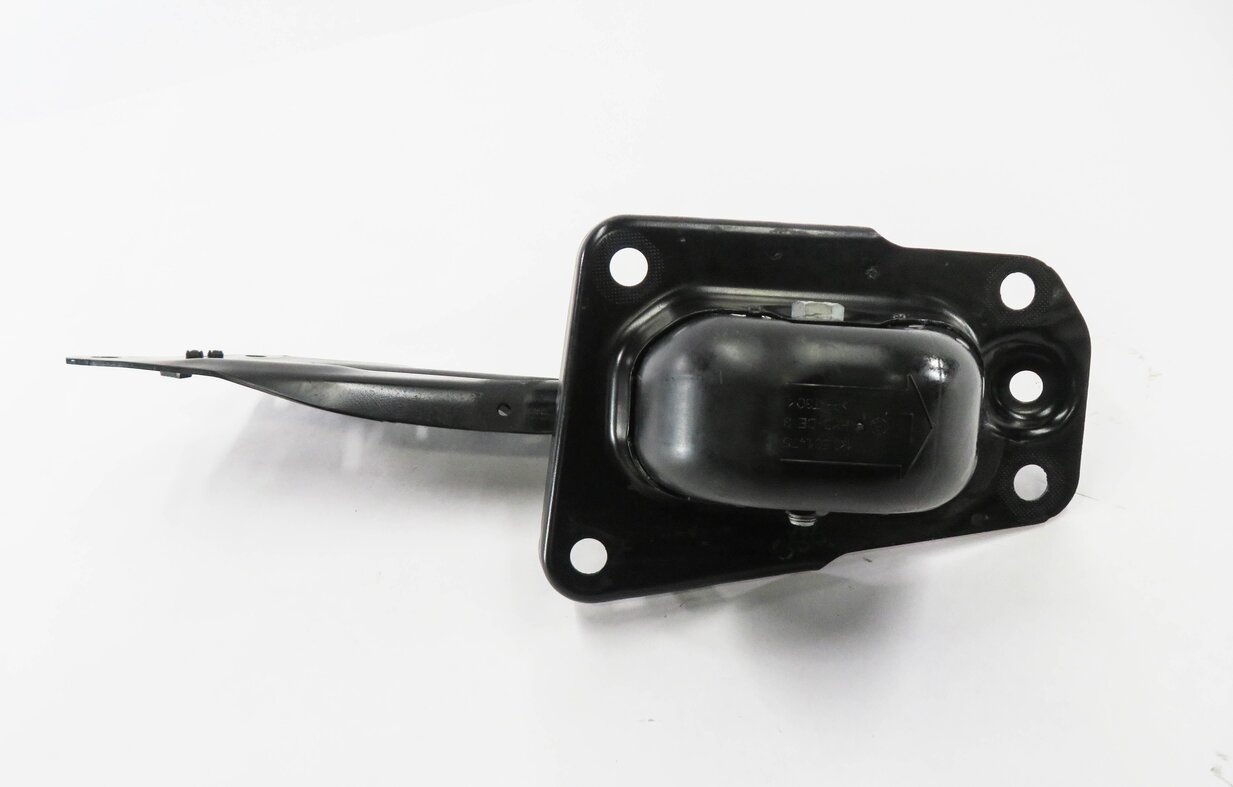 Thumbnail 3: 2015-2019 AUDI VW GOLF / A3 S3 RS3 TT (8V MK3) LEFT DRIVER REAR TRAILING ARM