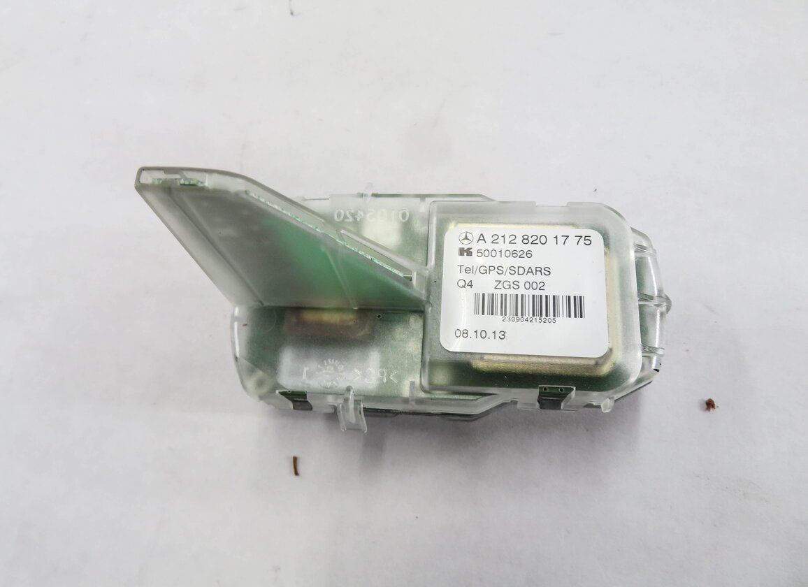 Thumbnail 2: 2014 MERCEDES ML350 (W166) RADIO STEREO SHARK FIN ANTENNA MODULE