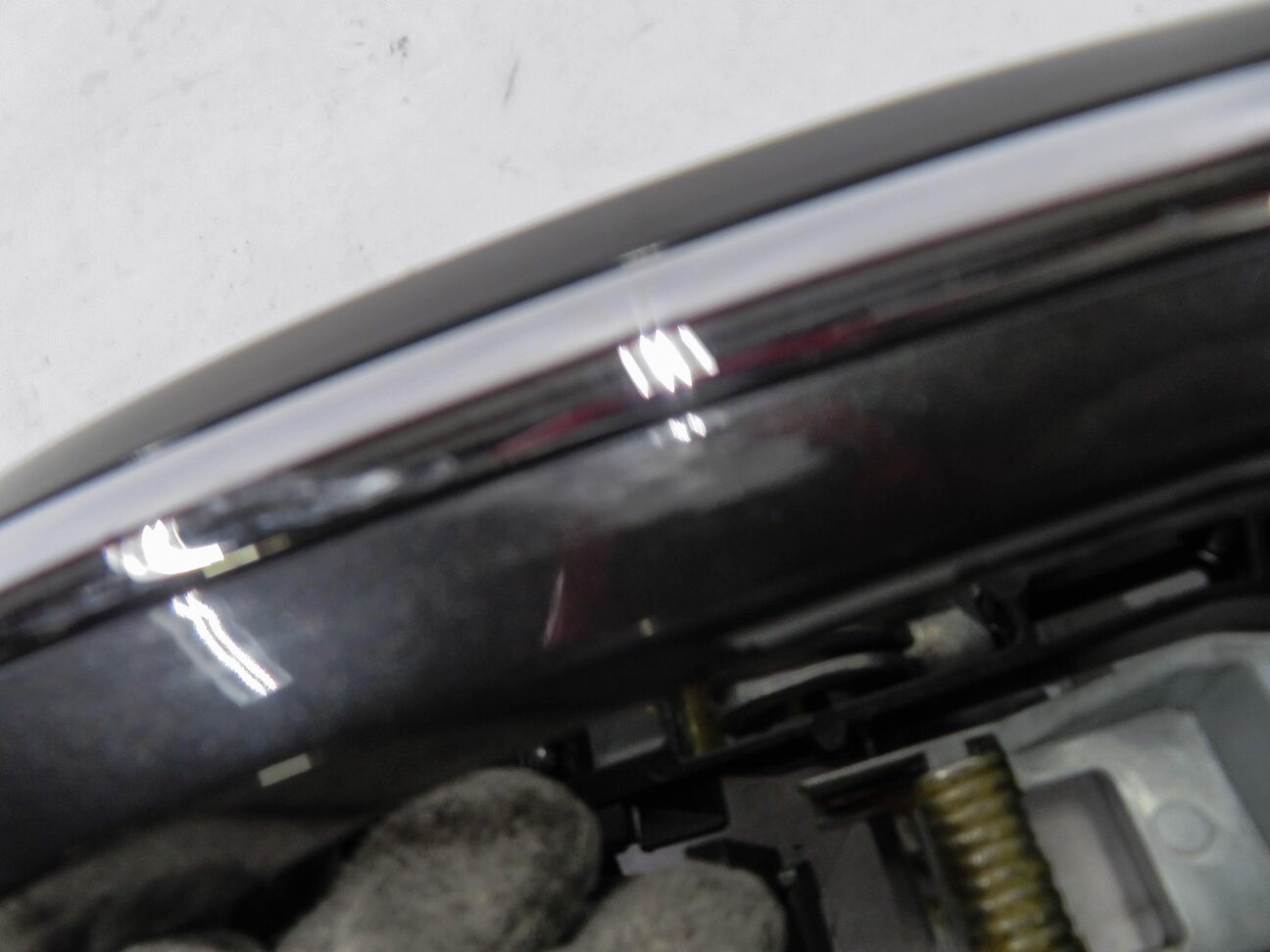 Thumbnail 5: 09-18 BMW 528i 535i 550i 740i 750i 760i RIGHT FRONT COMFORT DOOR HANDLE (GRAY)