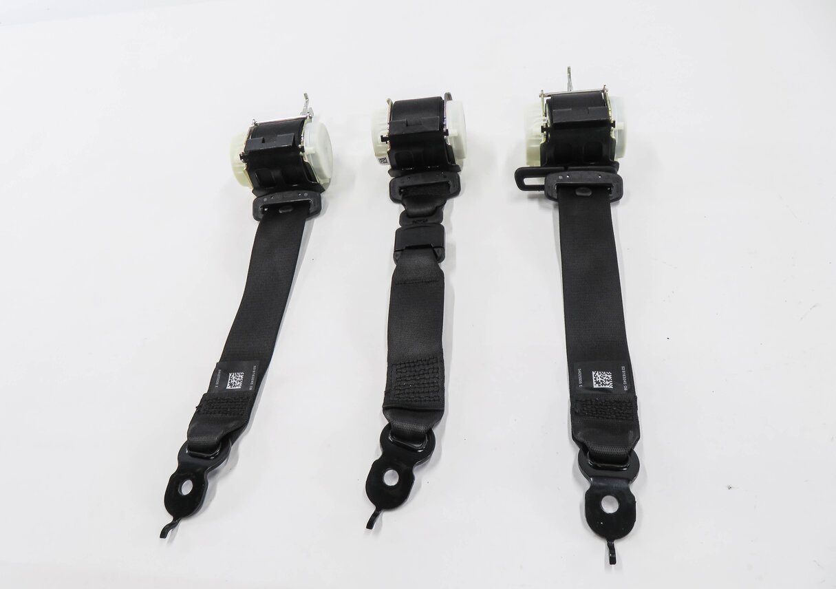 Thumbnail 2: 2013 BMW 535i (F10) REAR SEAT SEATBELT RETRACTOR SET-3 (BLACK)