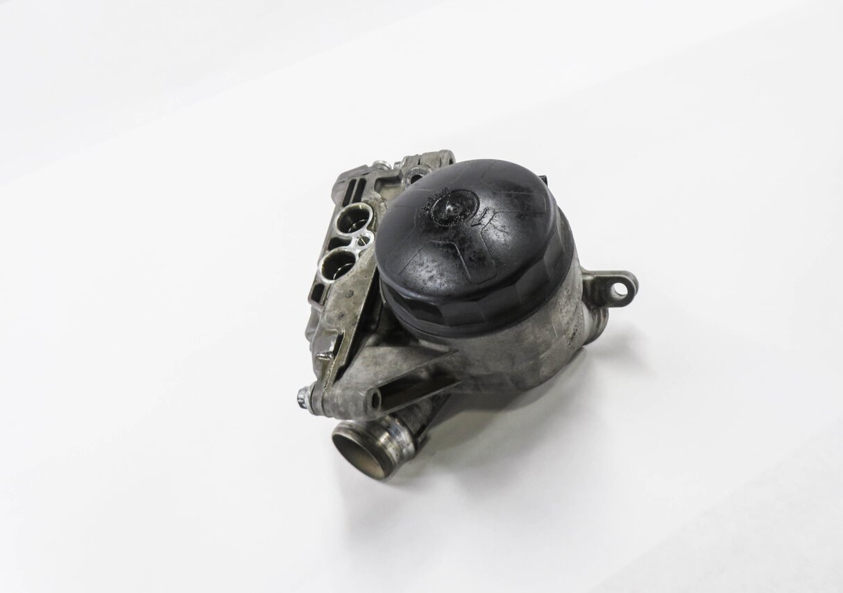 Thumbnail 2: 2013 BMW 535i (F10) 3.0L N55 TURBO ENGINE - OIL FILTER HOUSING