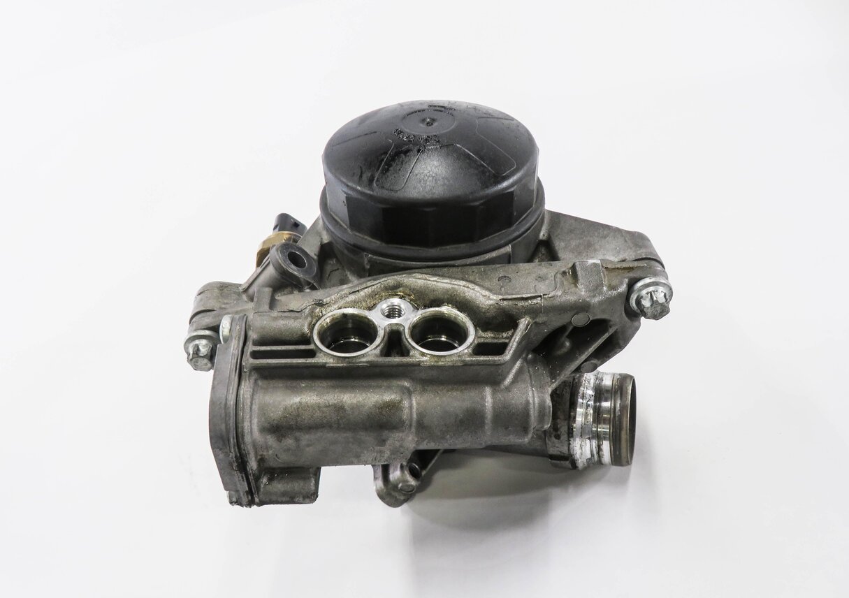 Thumbnail 4: 2013 BMW 535i (F10) 3.0L N55 TURBO ENGINE - OIL FILTER HOUSING