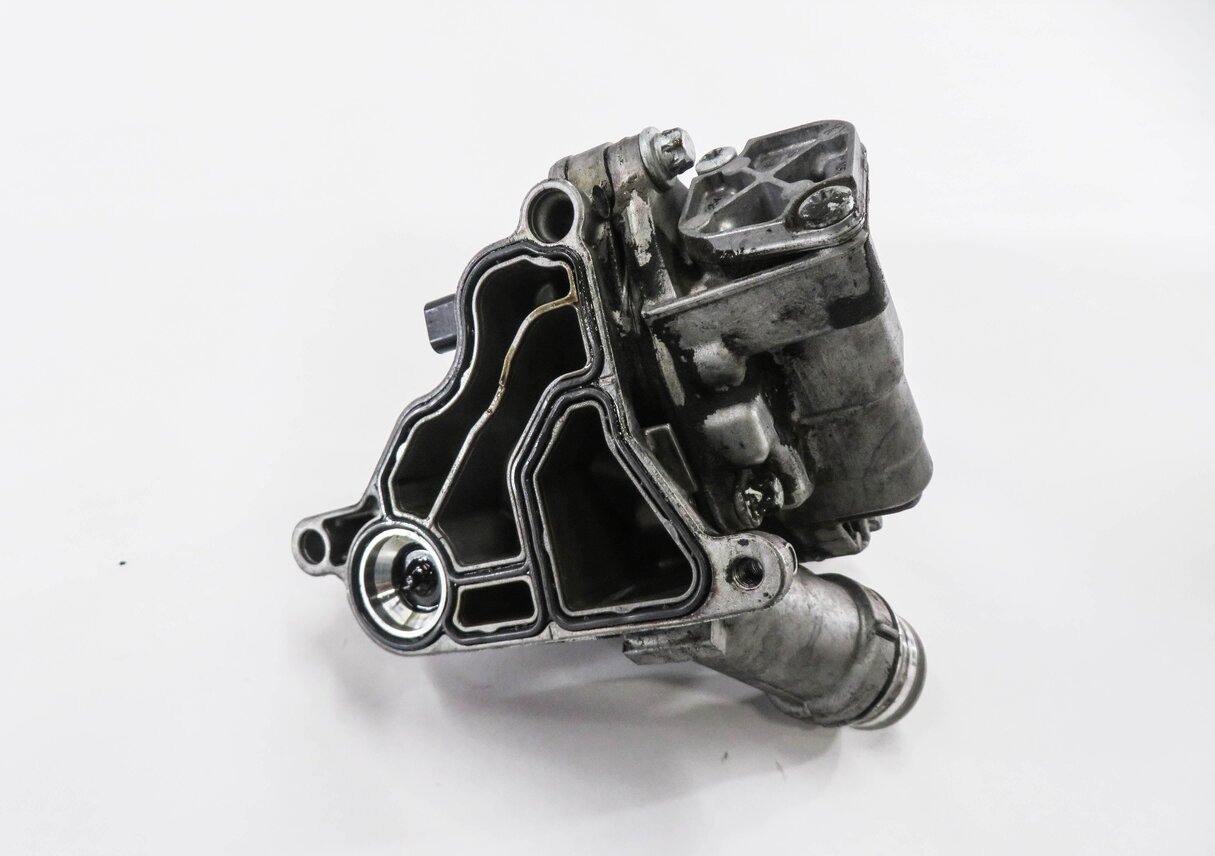 Thumbnail 5: 2013 BMW 535i (F10) 3.0L N55 TURBO ENGINE - OIL FILTER HOUSING