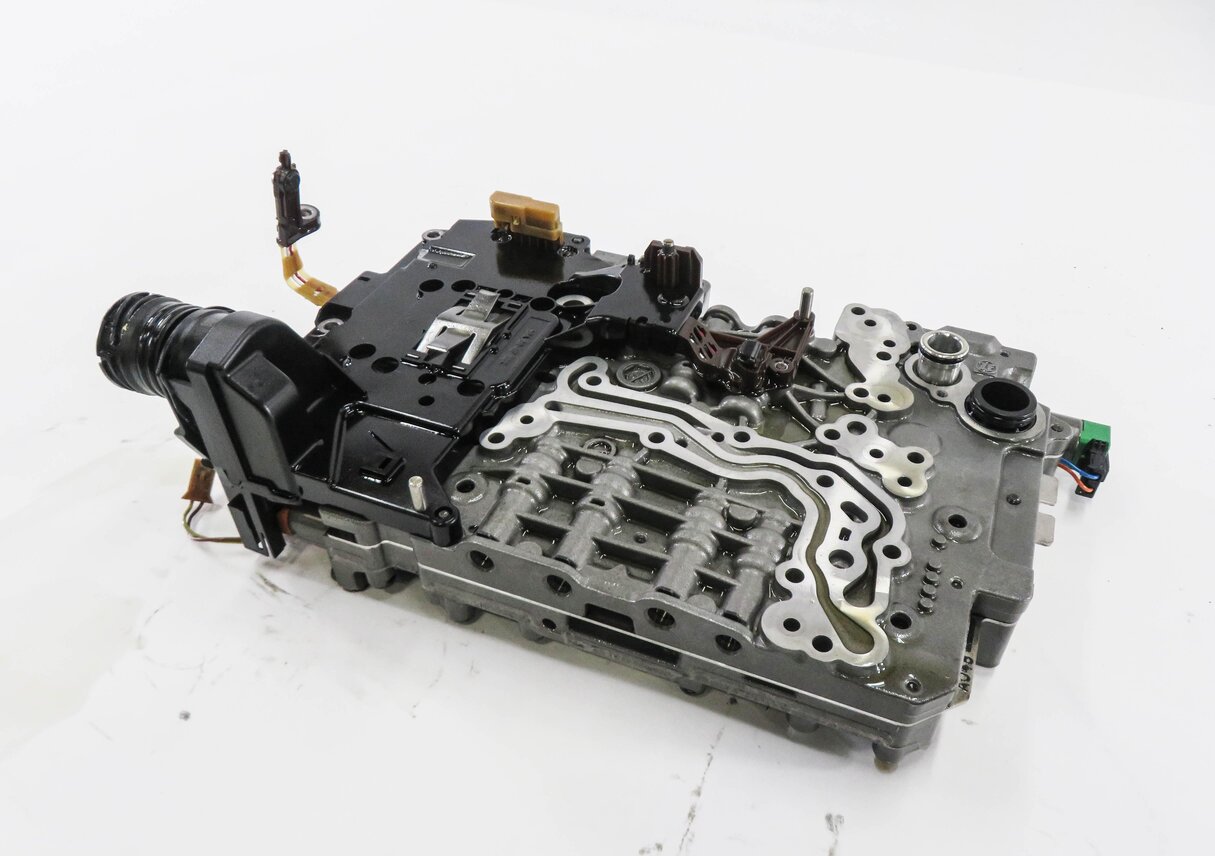 Thumbnail 3: 2013 BMW 535iGT 535i (F07 F10) 8HP-45Z - A/T AUTOMATIC TRANSMISSION VALVE BODY