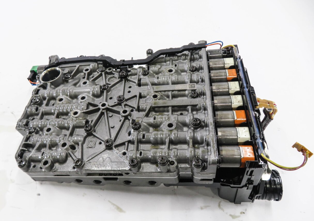 Thumbnail 5: 2013 BMW 535iGT 535i (F07 F10) 8HP-45Z - A/T AUTOMATIC TRANSMISSION VALVE BODY