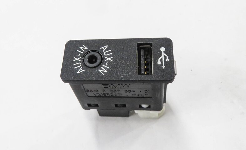 Thumbnail 2: 2013 BMW X5 (E70) RADIO STEREO AUX AUXILIARY AUDIO IN INPUT JACK w/ USB