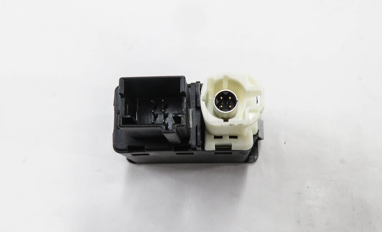 Thumbnail 3: 2013 BMW X5 (E70) RADIO STEREO AUX AUXILIARY AUDIO IN INPUT JACK w/ USB