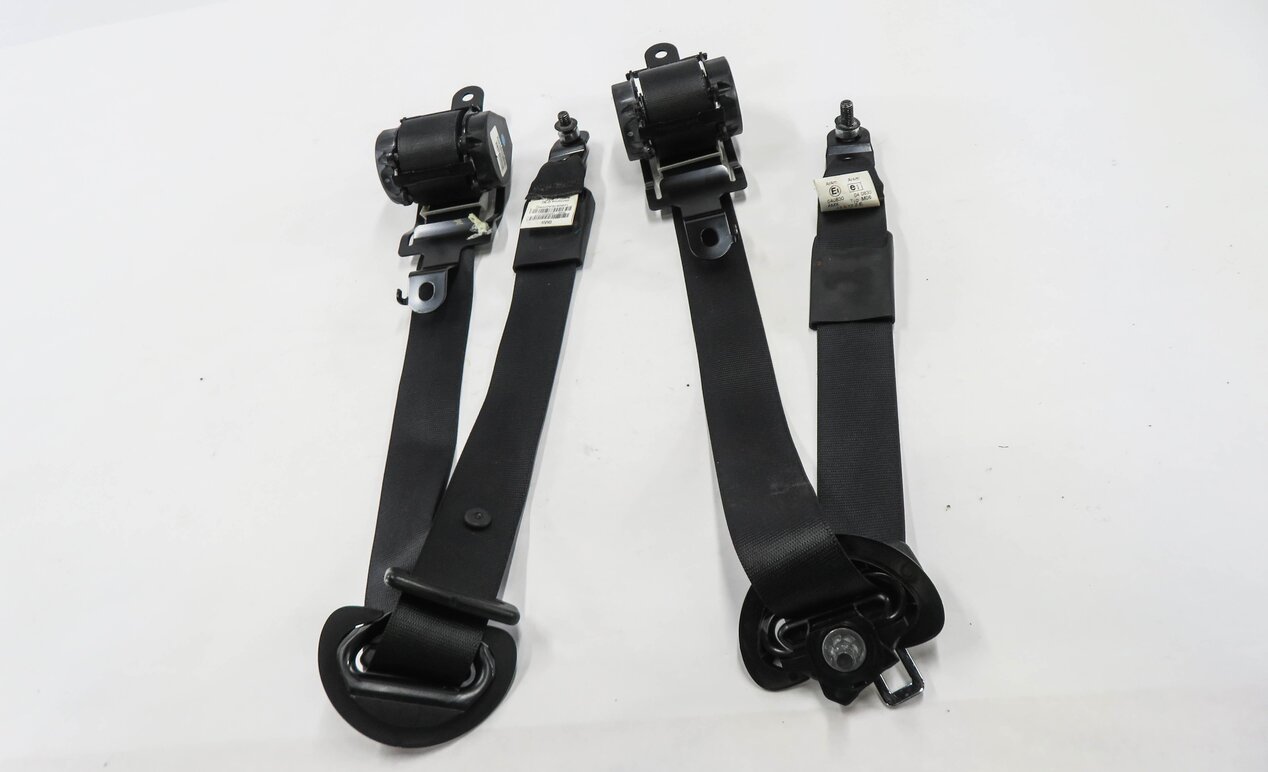Thumbnail 2: 2013 BMW X5 (E70) LEFT & RIGHT 2nd ROW SEAT SEATBELT RETRACTOR SET-2 (BLACK)