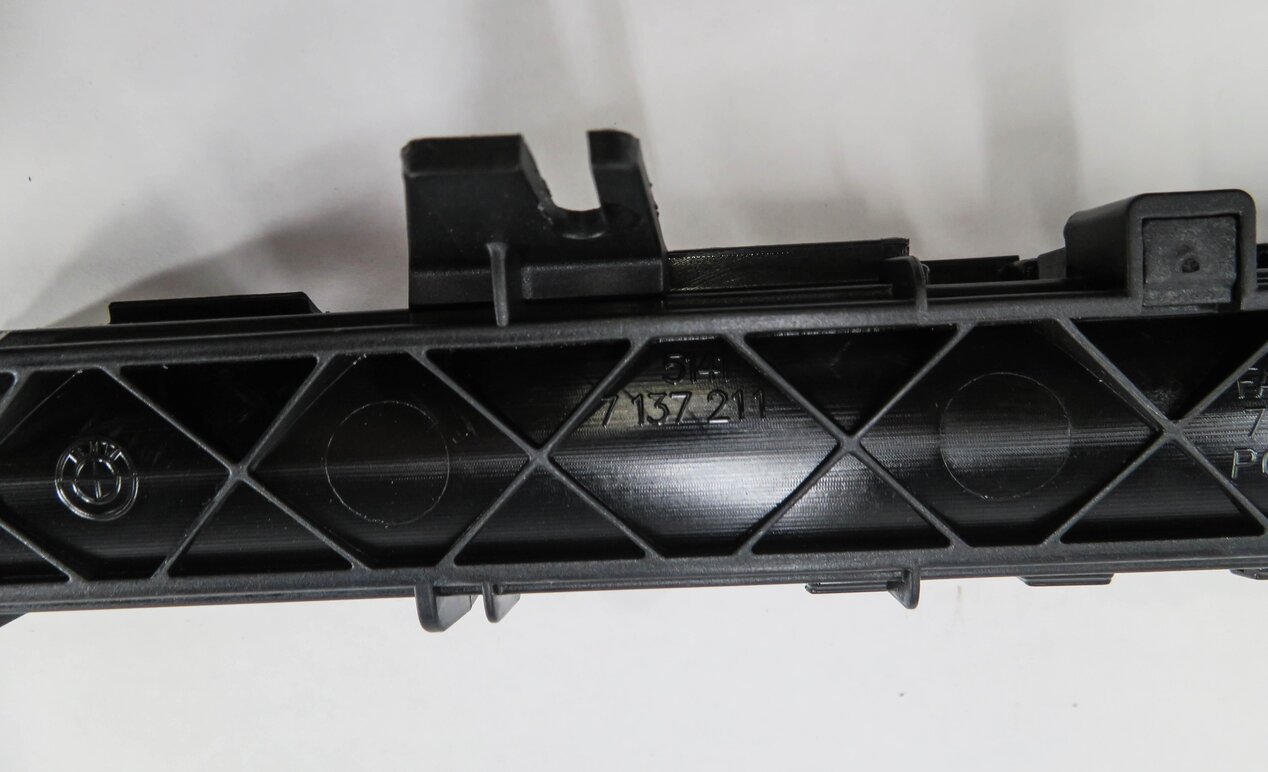 Thumbnail 5: 2007-2013 BMW X5 (E70) LEFT REAR RETRACTABLE WINDOW SUN SCREEN PRIVACY SHADE