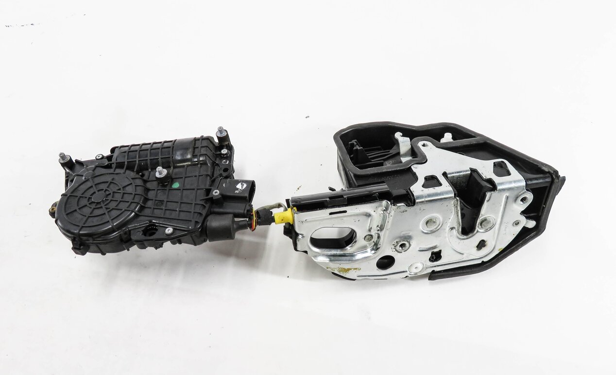 Thumbnail 3: 08-14 BMW X5 X6 (E70 E71 E72) RIGHT FRONT PASSENGER SOFT CLOSE DOOR LOCK LATCH