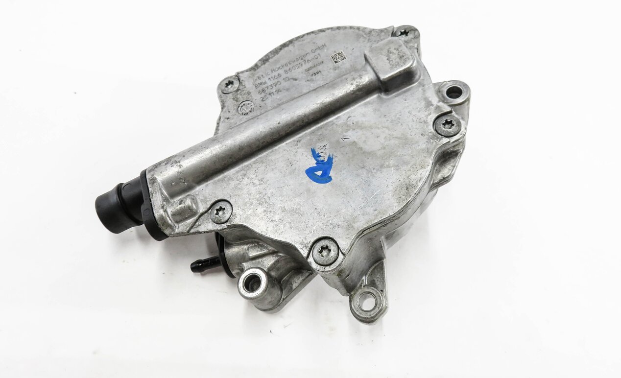 Thumbnail 2: 2010-2017 BMW 550i 650i 750i M5 M6 X5 X6 - 4.4L V8 TWIN TURBO BRAKE VACUUM PUMP