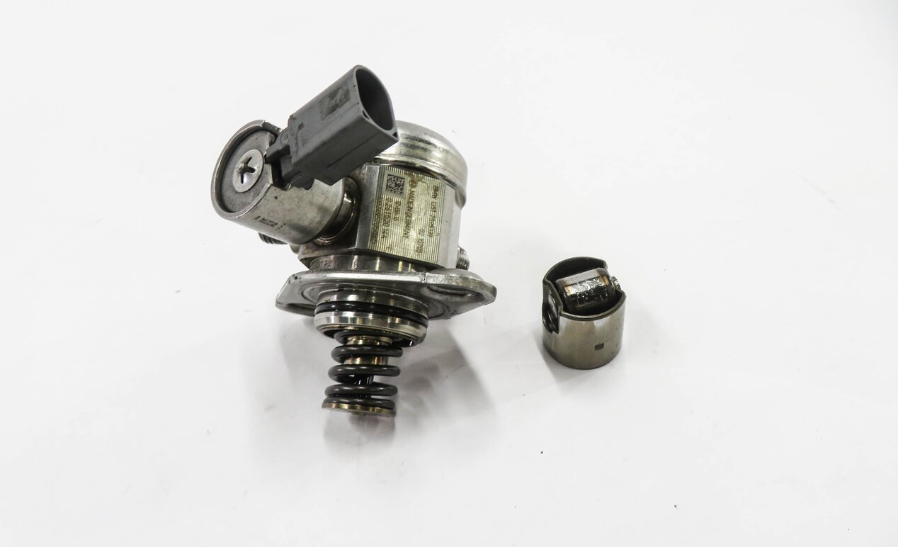 Thumbnail 2: 08-14 BMW 550i 650i 750i X5 X6 (F01 F10 E70 E71 E72) 4.4L - MECHANICAL FUEL PUMP