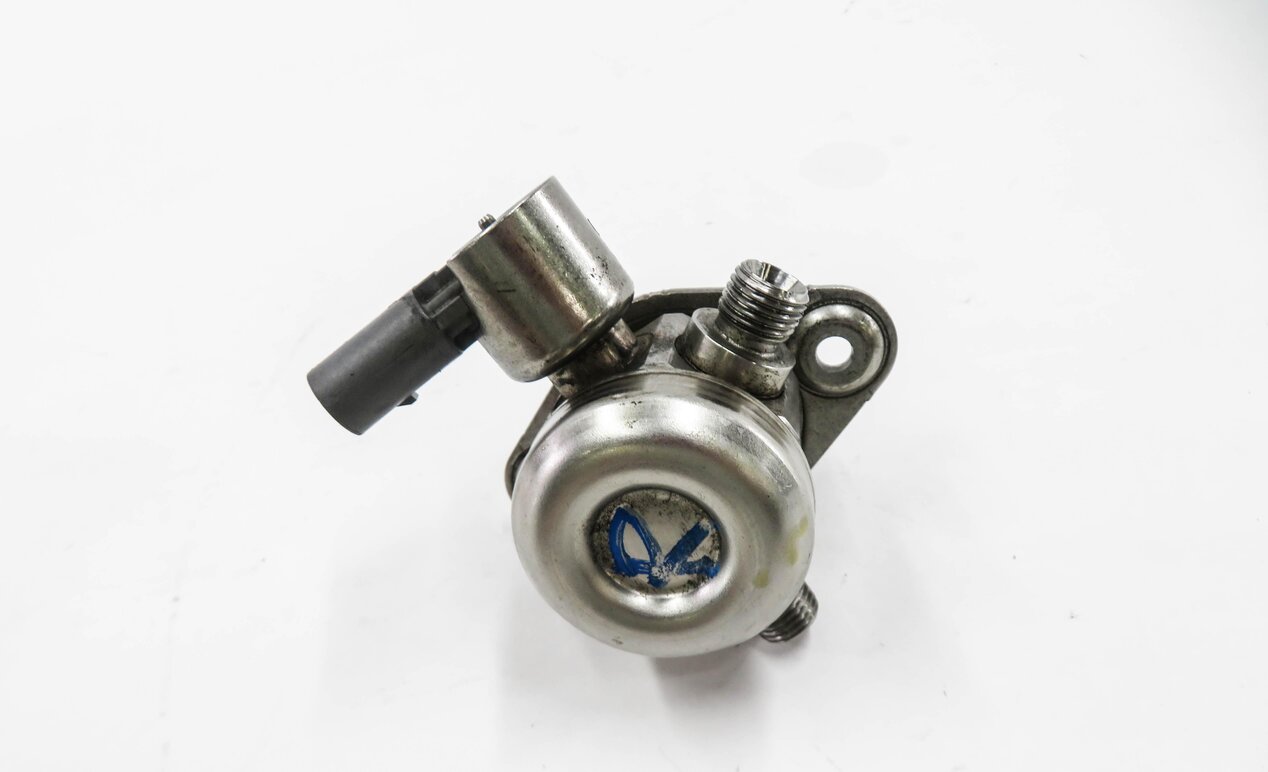 Thumbnail 4: 08-14 BMW 550i 650i 750i X5 X6 (F01 F10 E70 E71 E72) 4.4L - MECHANICAL FUEL PUMP