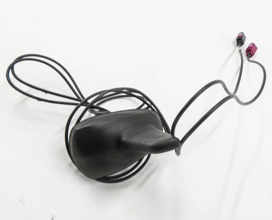 Thumbnail 2: 2014 MERCEDES C250 (W204) RADIO STEREO SHARK FIN ANTENNA (BLACK)