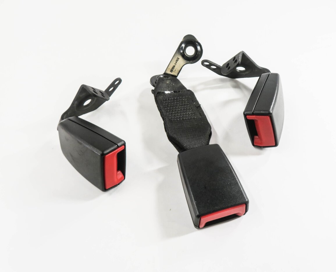 Thumbnail 2: 2014 MERCEDES C250 (W204) REAR - SEATBELT BUCKLE RECEIVER SET (BLACK)