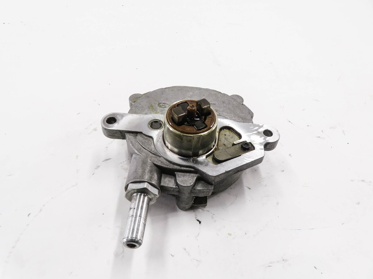 Thumbnail 2: 2012-2015 MERCEDES BENZ C250 SLK250 (W204 R172) RWD 1.8L TURBO BRAKE VACUUM PUMP