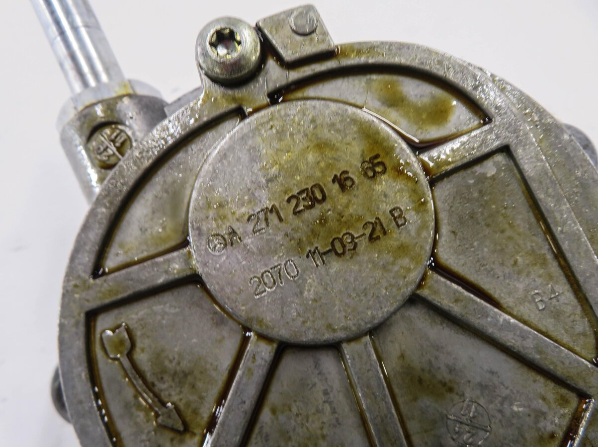 Thumbnail 4: 2012-2015 MERCEDES BENZ C250 SLK250 (W204 R172) RWD 1.8L TURBO BRAKE VACUUM PUMP
