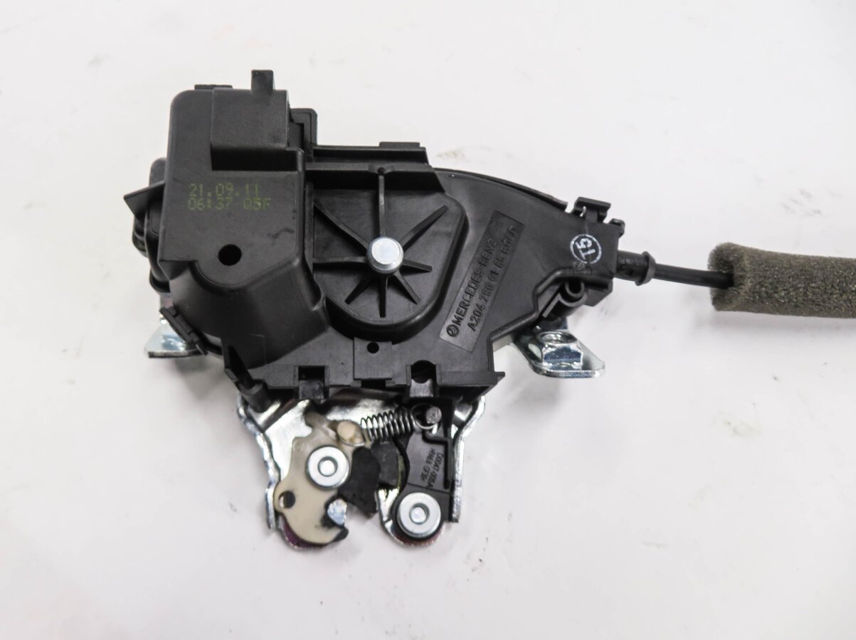 Thumbnail 3: 2012 MERCEDES C250 (W204) REAR TRUNK LOCK LATCH ACTUATOR