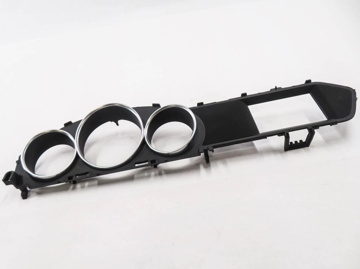 Thumbnail 2: 2012 MERCEDES C250 (W204) FRONT DASH TRIM SPEEDOMETER GPS SCREEN TRIM BEZEL