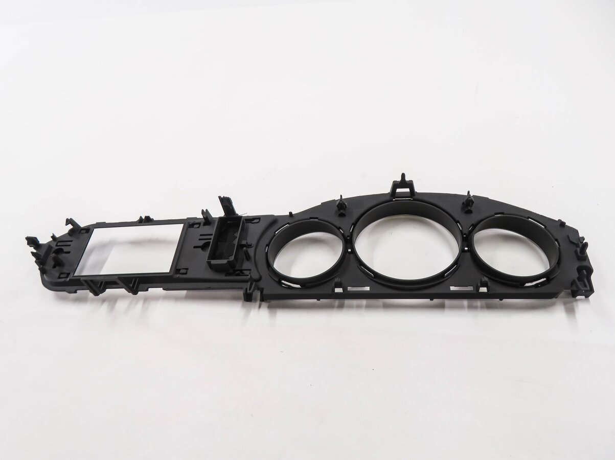 Thumbnail 4: 2012 MERCEDES C250 (W204) FRONT DASH TRIM SPEEDOMETER GPS SCREEN TRIM BEZEL
