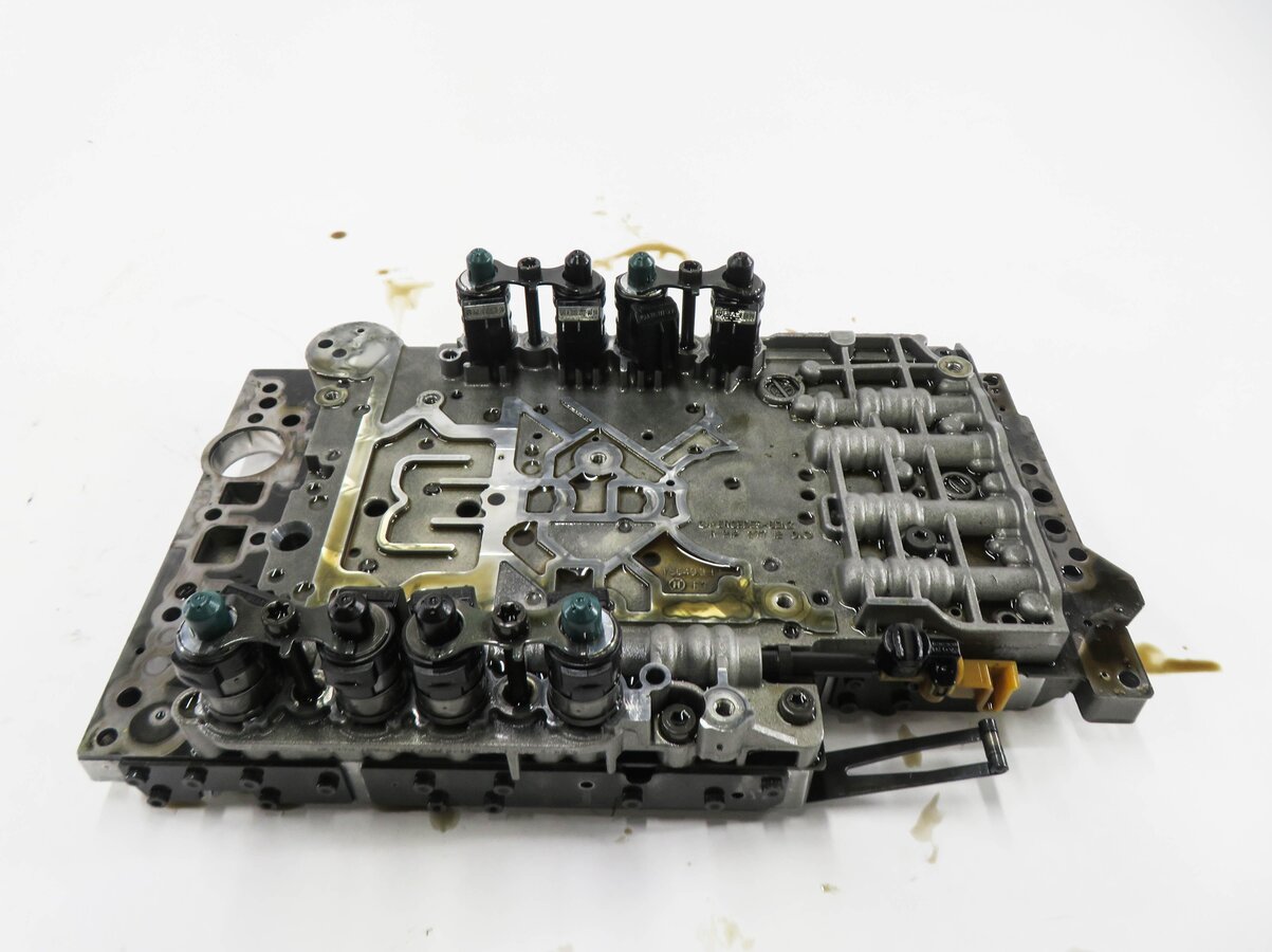 Thumbnail 3: 12-15 MERCEDES C250 C350 SLK250 SLK350 (W204) TRANSMISSION VALVE BODY BLOCK