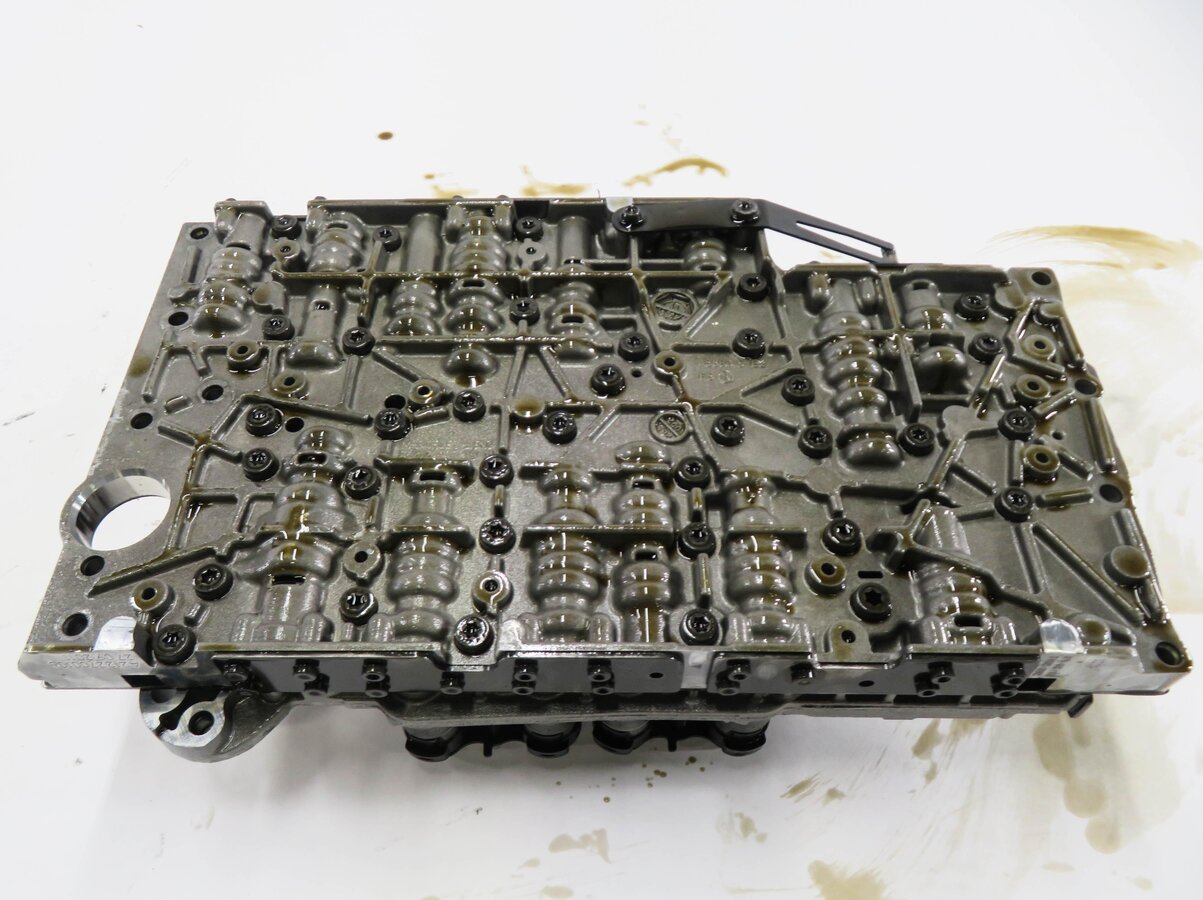 Thumbnail 4: 12-15 MERCEDES C250 C350 SLK250 SLK350 (W204) TRANSMISSION VALVE BODY BLOCK