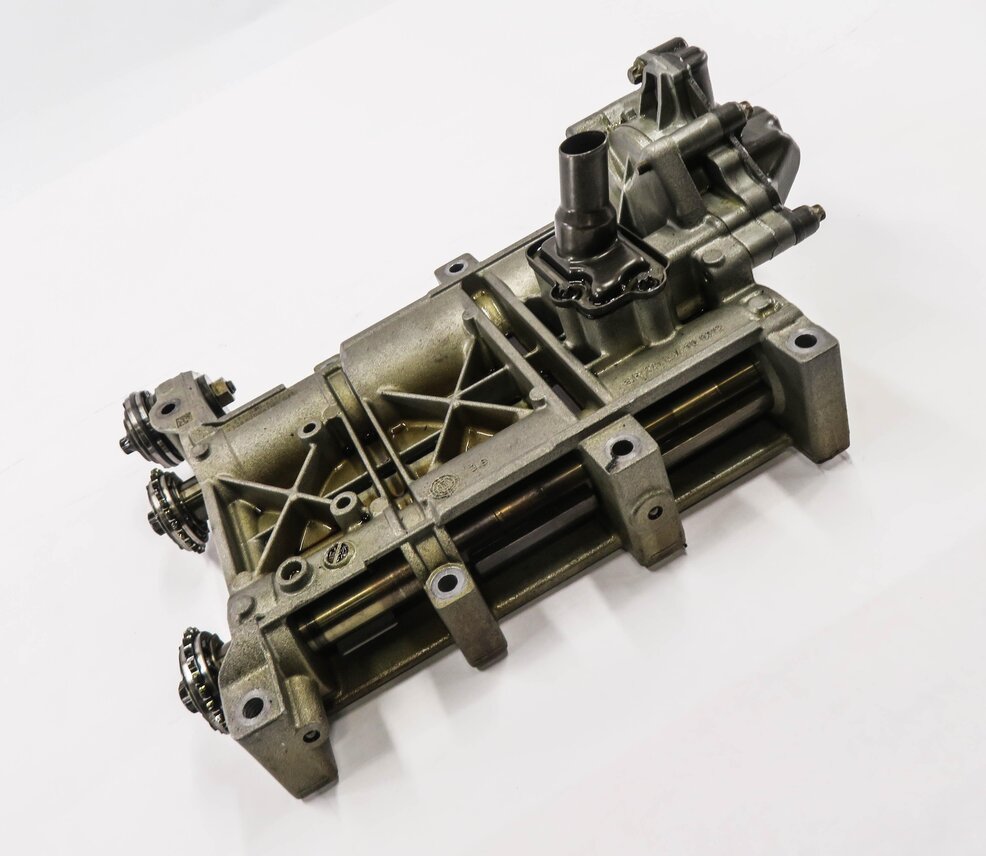 Thumbnail 3: 2012 MERCEDES C250 (W204) 1.8L M271 TURBO ENGINE - OIL PUMP