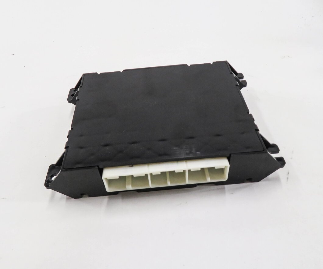 2010 LAND ROVER LR4 - HEATER CONTROL MODULE