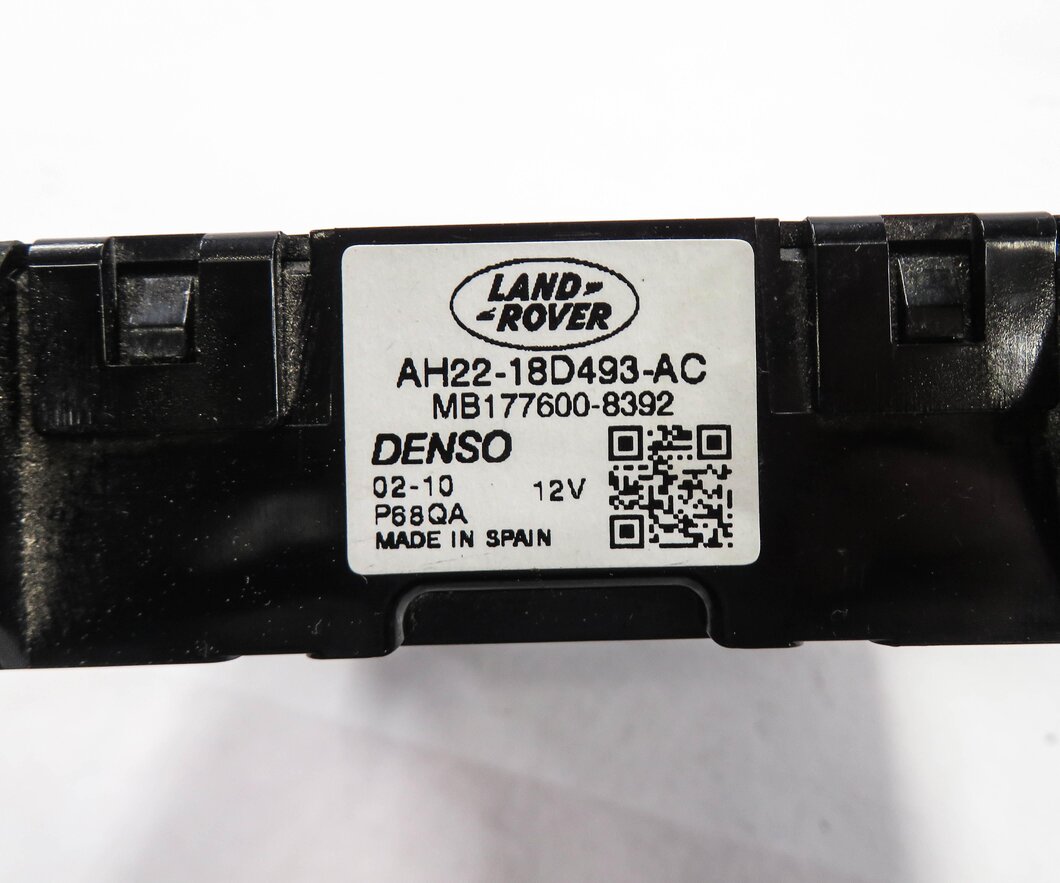 Thumbnail 4: 2010 LAND ROVER LR4 - HEATER CONTROL MODULE
