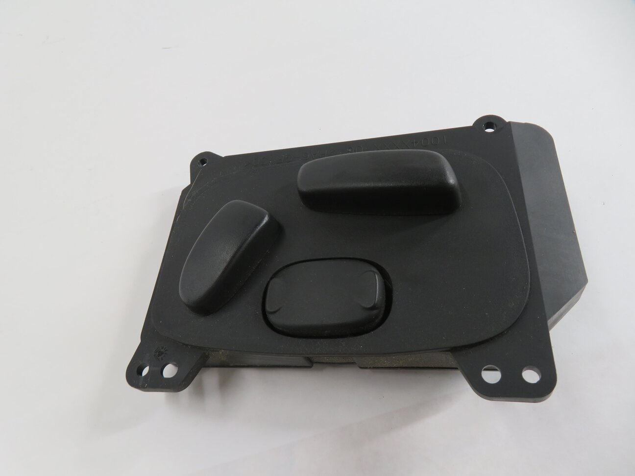 Thumbnail 3: 2010 LAND ROVER LR4 - LEFT FRONT DRIVER SEAT ADJUSTMENT SWITCH BUTTON