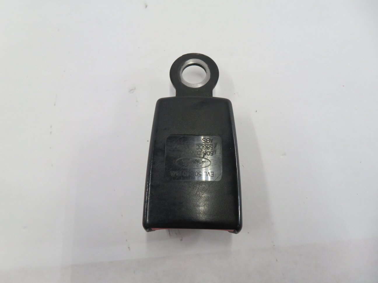 Thumbnail 3: 2010 LAND ROVER LR4 - REAR 2nd SECOND ROW SEAT CENTER SEATBELT BUCKLE RECEIVER