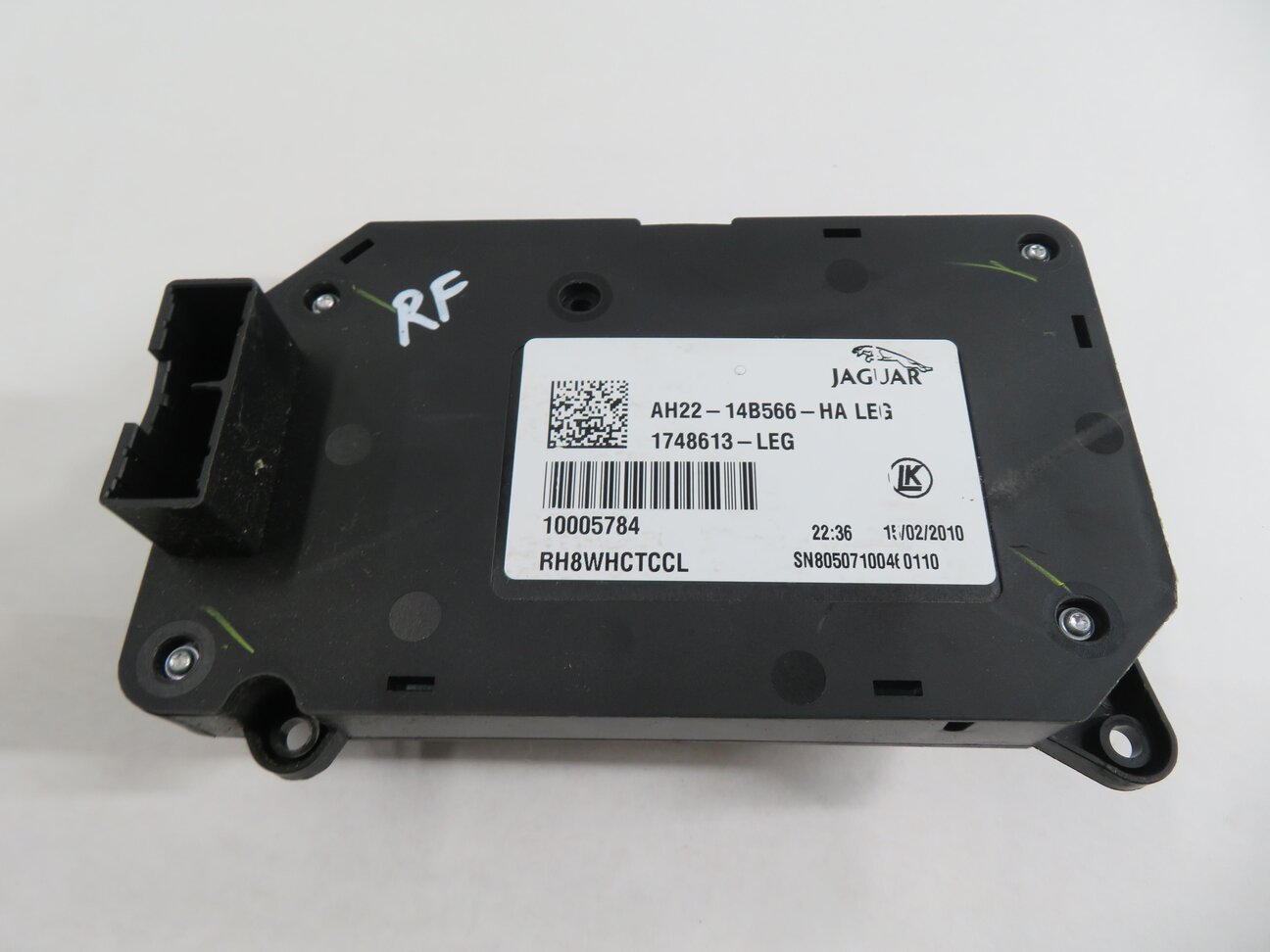 Thumbnail 3: 2010 LAND ROVER LR4 - RIGHT FRONT PASSENGER SEAT ADJUSTMENT SWITCH BUTTON