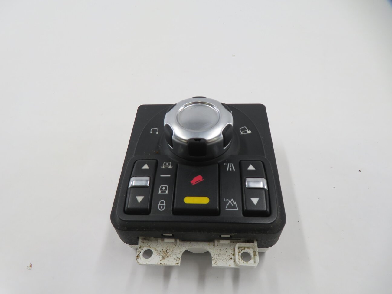 Thumbnail 4: 2010 LAND ROVER LR4 - SUSPENSION TERRAIN CONTROL SWITCH BUTTON