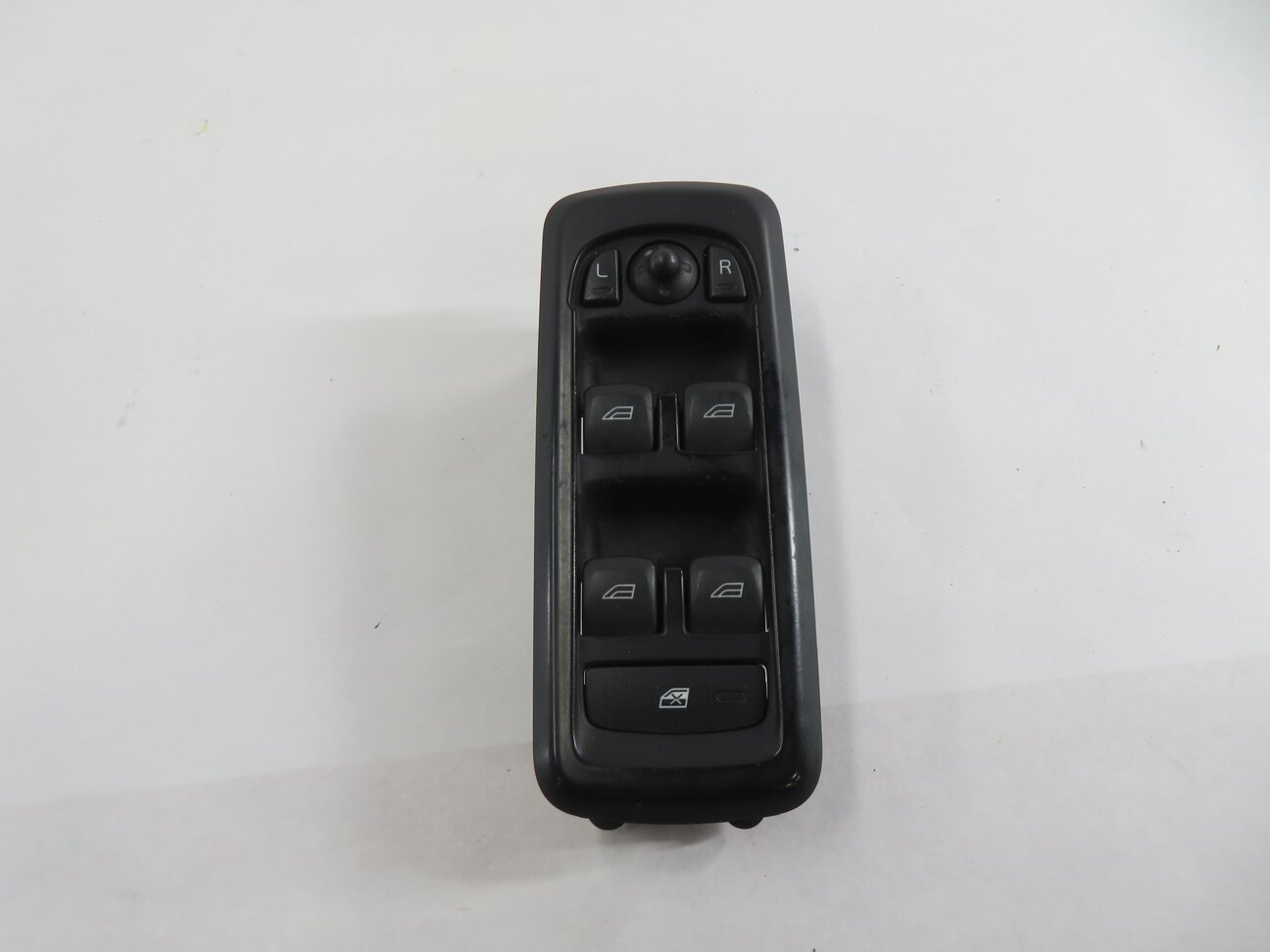 Thumbnail 3: 2010-2020 LAND ROVER LR2 LR4 / RANGE ROVER SPORT (L320) DRIVER WINDOW SWITCH