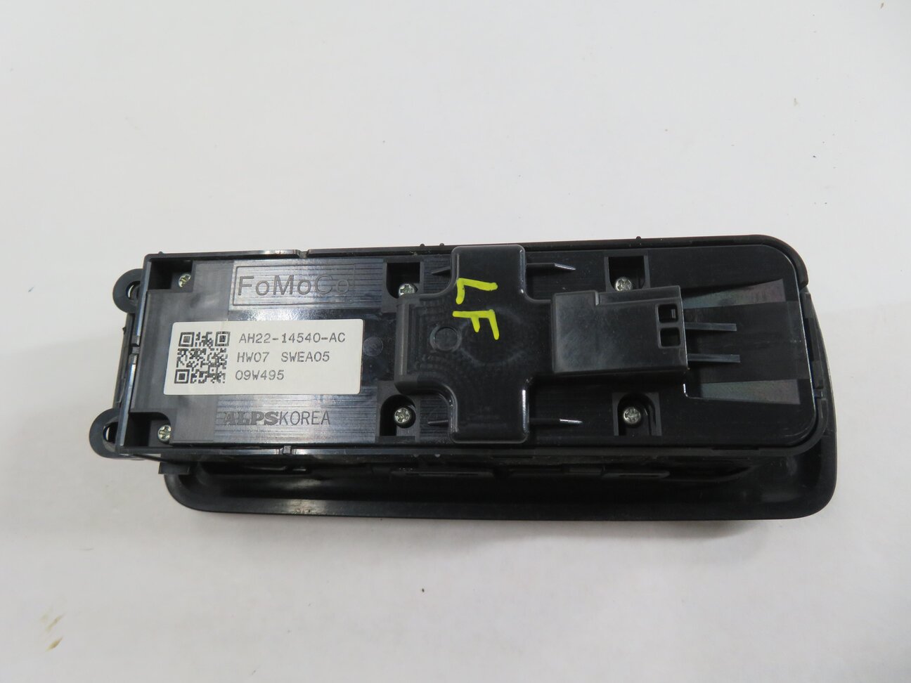 Thumbnail 5: 2010-2020 LAND ROVER LR2 LR4 / RANGE ROVER SPORT (L320) DRIVER WINDOW SWITCH