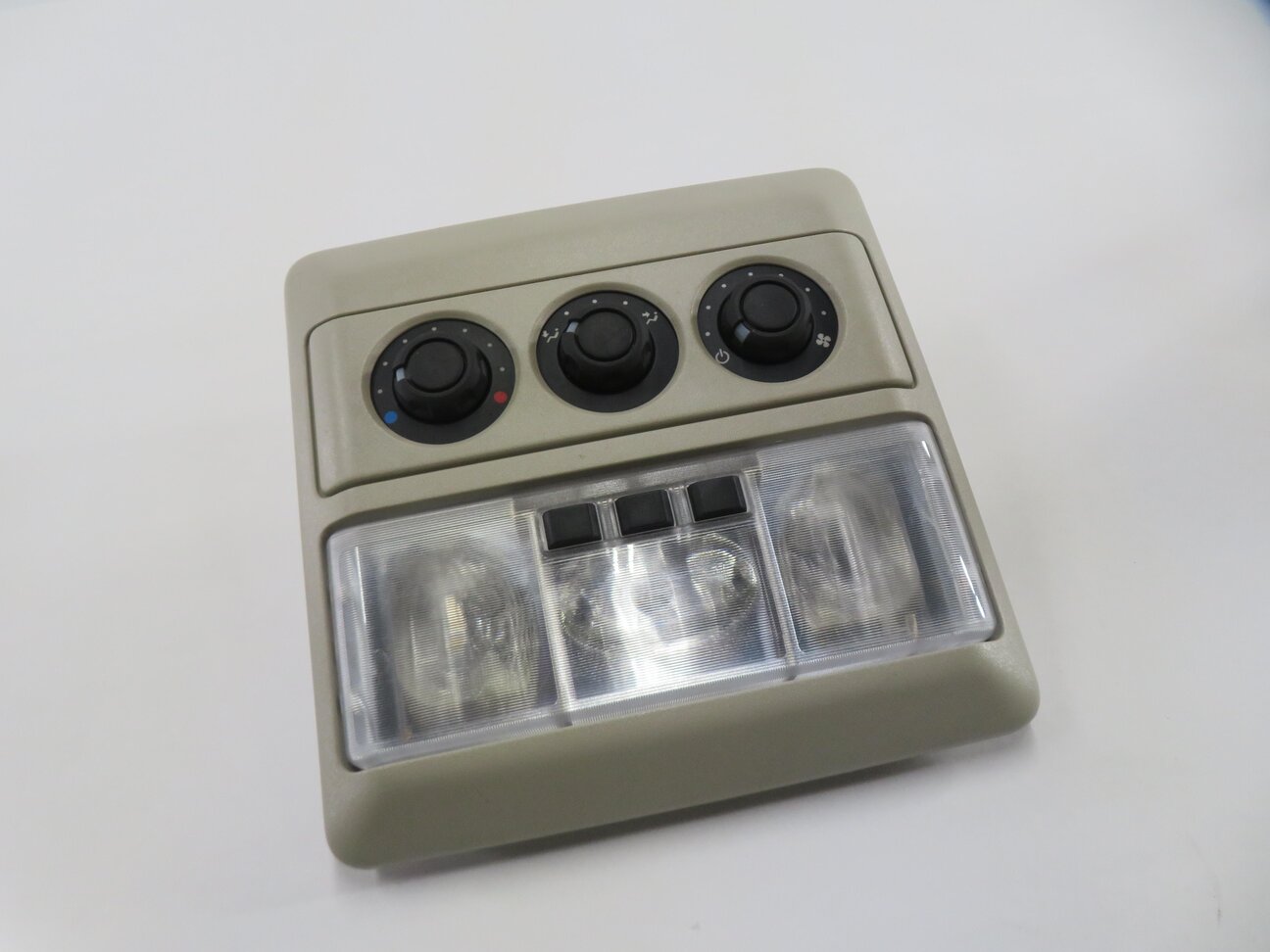 Thumbnail 2: 2010 LAND ROVER LR4 - REAR DOMELIGHT w/ TEMPERATURE CONTROL (BEIGE)