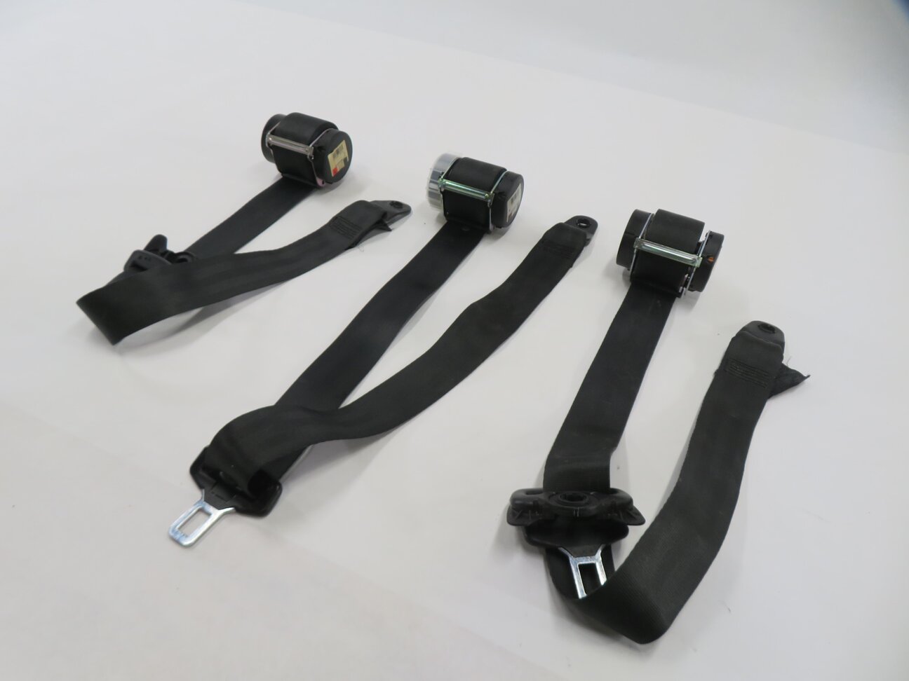 2010 LAND ROVER LR4 - REAR 2nd SECOND ROW SEAT SEATBELT RETRACTOR SET-3 (BLACK)