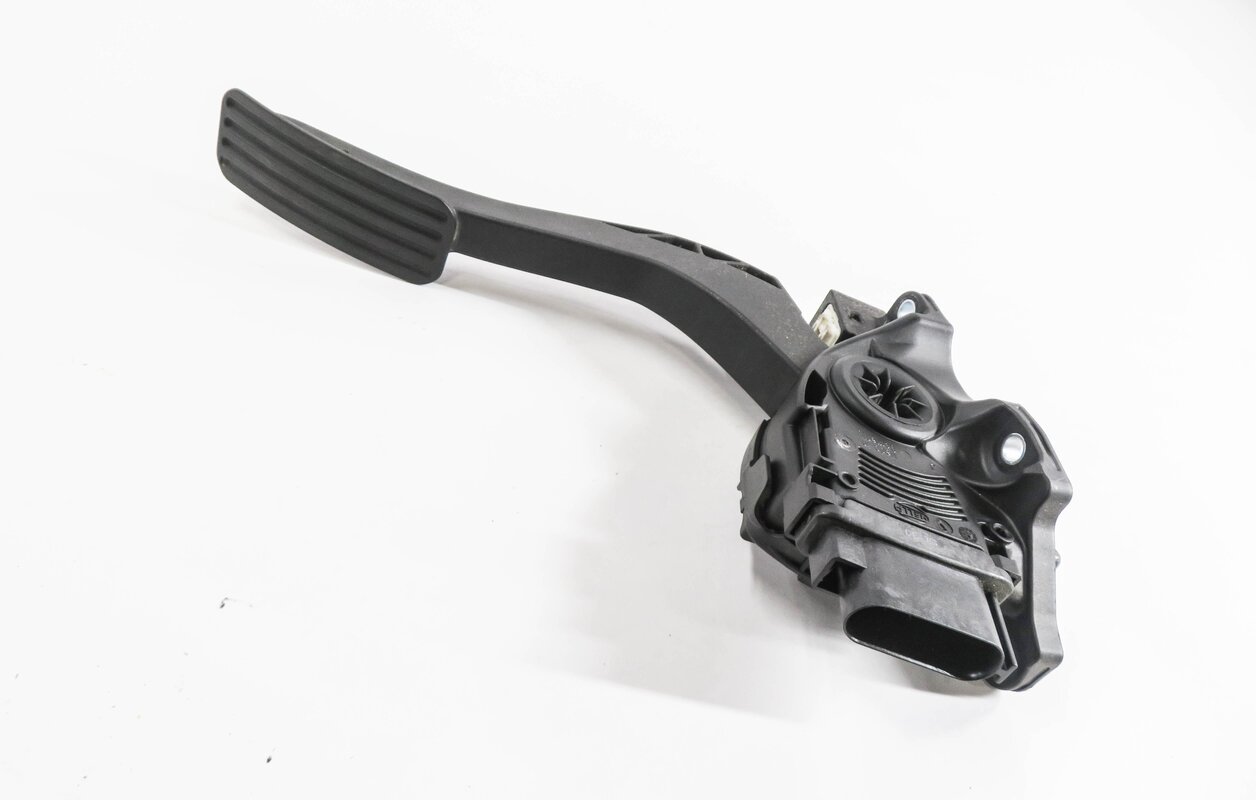 Thumbnail 2: 2010 LAND ROVER LR4 - GAS PEDAL FUEL THROTTLE ACCELERATOR PEDAL