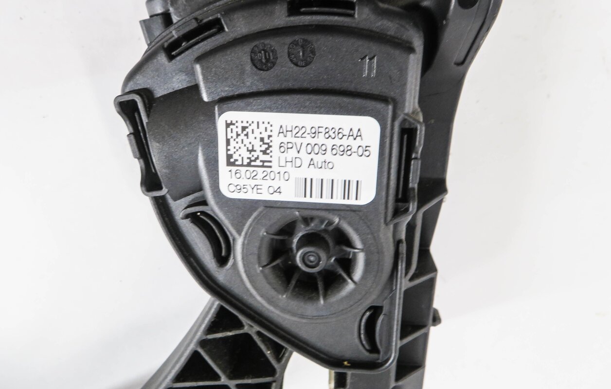 Thumbnail 4: 2010 LAND ROVER LR4 - GAS PEDAL FUEL THROTTLE ACCELERATOR PEDAL