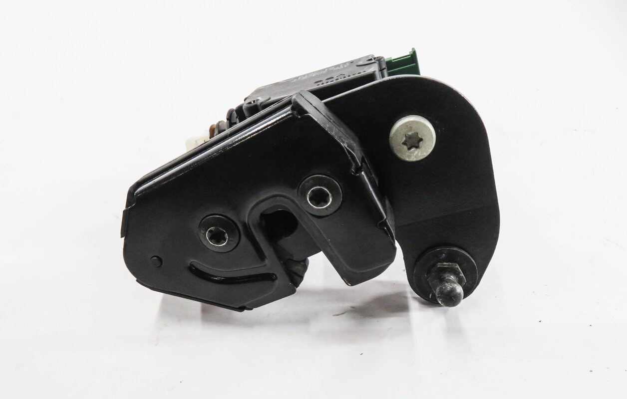 Thumbnail 4: 2010 LAND ROVER LR4 - LEFT DRIVER REAR LOWER TAILGATE LOCK LATCH ACTUATOR