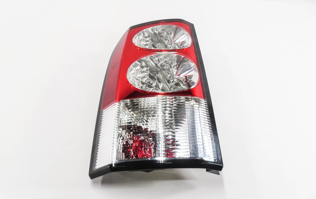 Thumbnail 5: 2010-2013 LAND ROVER LR4 - LEFT DRIVER REAR TAILLIGHT BRAKE LIGHT LAMP