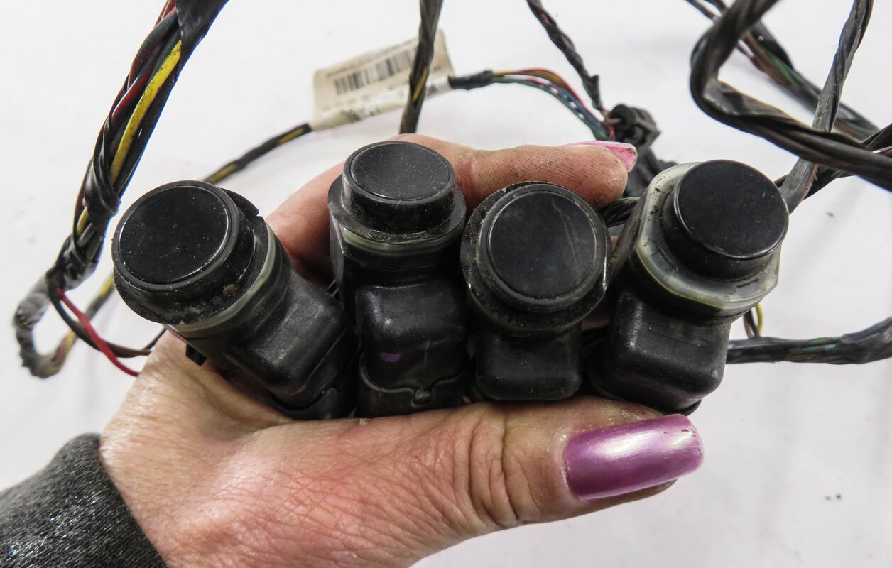 Thumbnail 4: 2010 LAND ROVER LR4 - REAR PDC PARK DISTANCE SENSOR SET w/ HARNESS (BLACK)